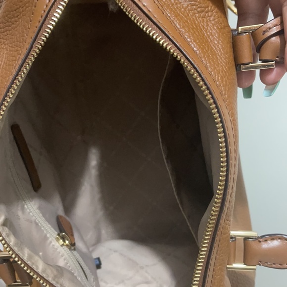 Michael Kors Purse - 100% Geniune leather - Picture 2 of 2